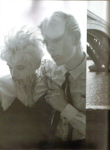 Vogue UK (August 2008) - The Angel Of The North - 005.jpg