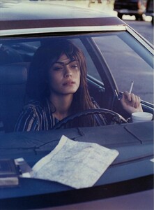 ARCHIVIO - Vogue Italia (February 2002) - Shannyn and Chloé - 004.jpg