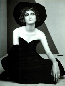 ARCHIVIO - Vogue Italia (January 1997) - Black - 014.jpg