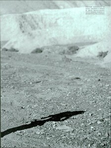 ARCHIVIO - Vogue Italia (March 1998) - Zabriskie Pt - 008.jpg
