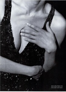 ARCHIVIO - Vogue Italia (December 1998) - Isabella Ferrari - 007.jpg