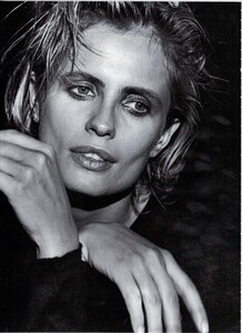 ARCHIVIO - Vogue Italia (December 1998) - Isabella Ferrari - 001.jpg