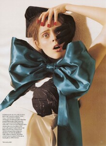 CuriouserAndCuriouser_ TimWalker_VogueUk_feb07_12.jpg