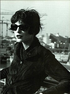 ARCHIVIO - Vogue Italia (March 1997) - Una Storia A Berlino - 012.jpg