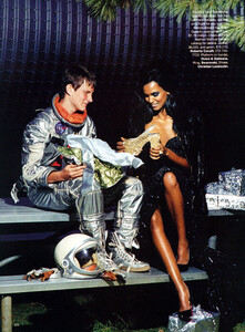 Harper's Bazaar US (December 2006) - The Future Of Fashion - 009.jpg