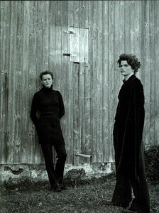 ARCHIVIO - Vogue Italia (September 1998) - Una storia da Camargue - 002.jpg