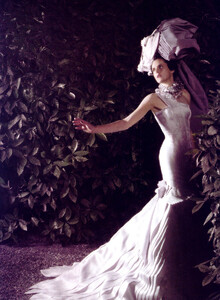 Harper's Bazaar US (October 2008) - Divine Duchess - 010.jpg