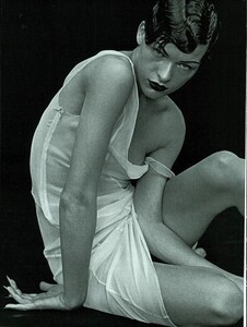 ARCHIVIO - Vogue Italia (April 1998) - Bellissima - 005.jpg