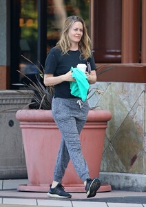        ali100520BZNimage111 .jpg