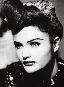 Vogue Paris (October 1990) - Nomade's Land - 015.jpg