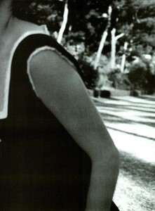 ARCHIVIO - Vogue Italia (March 1999) - An Outdoor Story - 002.jpg
