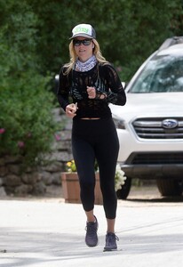       lar280420BZNimage18 .jpg