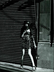 ARCHIVIO - Vogue Italia (February 2007) - Tomorrow Vision - 005.jpg