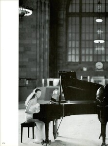 ARCHIVIO - Vogue Italia (April 1999) - Portrait of a Symphony - 015.jpg