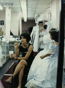 ARCHIVIO - Vogue Italia (February 2002) - Shannyn and Chloé - 020.jpg