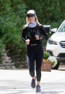       lar280420BZNimage14 .jpg