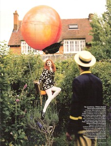 Vogue UK (December 2008) - Tales Of The Unexpected - 015.jpg