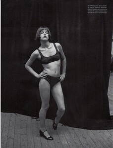 ARCHIVIO - Vogue Italia (June 1998) - Milla - 009.jpg
