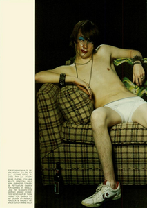 American_Pie_Meisel_Vogue_Italia_May_2004_11.thumb.png.8530a045bb00de77ab9515f8329f1abe.png