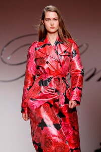 Blumarine-RTW-FW19-Milan-0912-1550811965.thumb.jpg.cd3c2dc702fd78400482eb2fc7304275.jpg