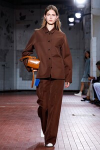 Jil-Sander-Men-Women-RTW-SS19-Milan-2053-1537363863.thumb.jpg.0b90542dc771e2a636e122685324ca49.jpg
