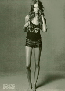 Meisel_Vogue_Italia_May_2004_05.thumb.png.bf71800a3643ea473db147fcdd681c2f.png