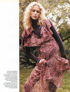 RaquelZimmermann_VogueUK_Oct04_JennyGage_TomBetterton_003.jpg
