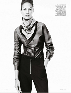 Sadli_UK_Vogue_November_2012_05.thumb.png.4bea9242f94831f439546c1bb53ad809.png