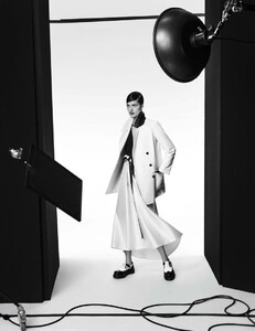Sgura_Vogue_Germany_February_2016_17.thumb.jpg.3eec6715954830951c5794446c4412ba.jpg