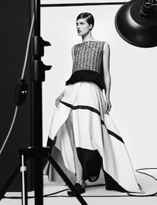 Sgura_Vogue_Germany_February_2016_33.thumb.jpg.96e33ff633bc51d84a0ff09a7552b96f.jpg