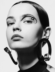 Sgura_Vogue_Germany_February_2016_36.thumb.jpg.5833295f5d1c4eda8685a4c1c7e34f16.jpg