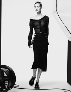 Sgura_Vogue_Germany_February_2016_37.thumb.jpg.c7513597d8d7ac927ee52e869c6d1cc2.jpg
