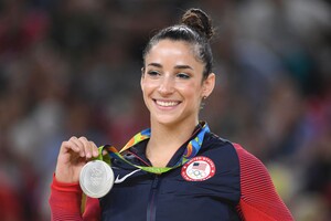 aly-raisman-medal.thumb.jpg.001b281ef6a970c202961be8cd28fa31.jpg