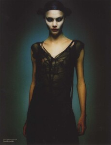 angloalien_photography_sean_ellis_styling_isabella_blow_dutch_12_autumn_1997_2.jpg