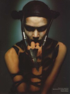 angloalien_photography_sean_ellis_styling_isabella_blow_dutch_12_autumn_1997_3.jpg