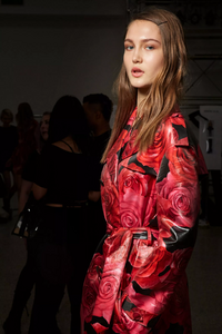backstage-defile-blumarine-automne-hiver-2019-2020-milan-coulisses-35.thumb.jpg.bd4d06b28e751a2f1060bc7fec3e9047.jpg