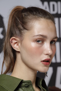 backstage-defile-zadig-amp-voltaire-printemps-ete-2019-paris-coulisses-44.thumb.jpg.2dc447224b8ed66d716055f596080c6d.jpg