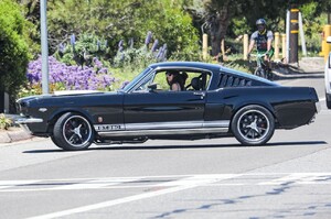 dakota-johnson-ride-with-chris-martin-s-daughter-apple-in-malibu-05-02-2020-10.jpg