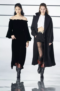 defile-chanel-automne-hiver-2020-2021-paris-look-47.thumb.jpg.d552251d437482dd3b35a87ce280aa8d.jpg