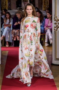 defile-paul-amp-joe-automne-hiver-2018-2019-paris-look-34.thumb.jpg.b368144a715c3692e46f613ace6cf988.jpg