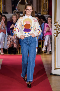 defile-paul-amp-joe-automne-hiver-2018-2019-paris-look-4.thumb.jpg.c3f87c595b880c41ebcf6412883159c4.jpg