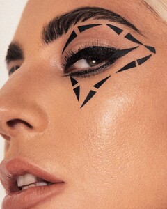 lady-gaga-photoshoot-for-haus-laboratories-2019-13.jpg