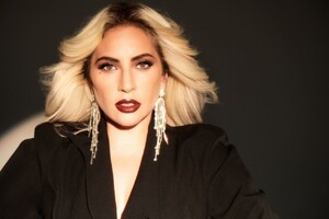 lady-gaga-photoshoot-for-haus-laboratories-2019-2.jpg