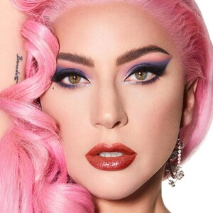 lady-gaga-photoshoot-for-haus-laboratories-2020-3.jpg