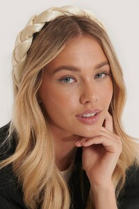 nakd_big_braided_hair_hoop_1015-002916-0260_01l.jpg