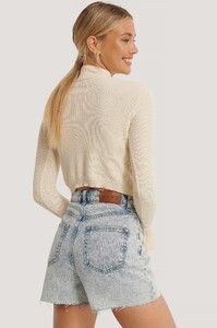 nakd_raw_hem_denim_shorts_1100-002986-0047_04k.jpg
