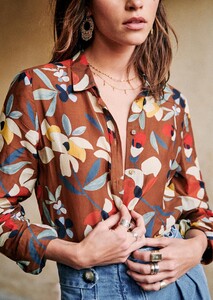 pierro-shirt-vahine_flower_print-vmsmpvcyuttqffb8bgzx.jpg