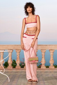 00018-Chanel-Resort-2021.thumb.jpg.c99b71360b6aa5a2ec3e84b3a75aecb9.jpg