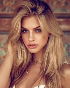 Marina Laswick 1.jpg