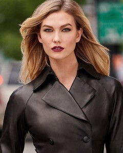 Karlie Kloss 2.png